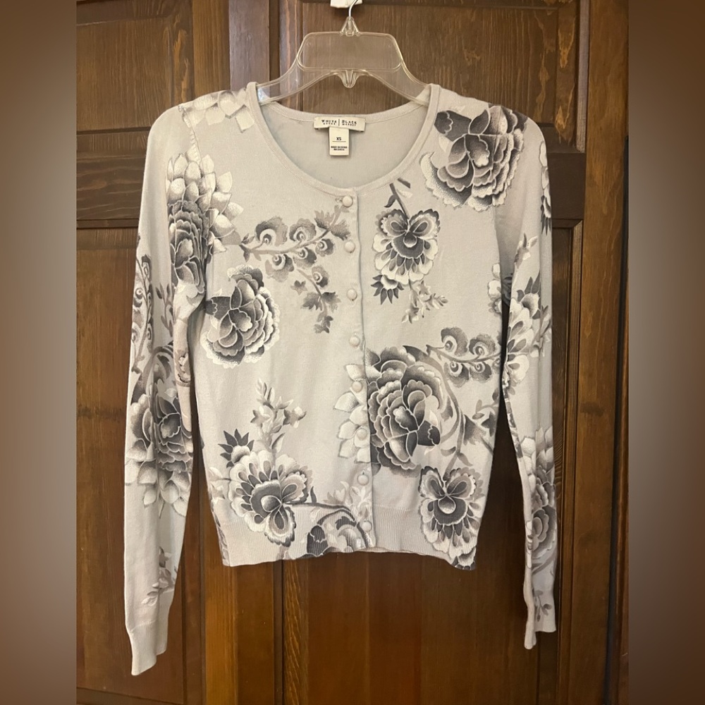 Gray floral cardigan button down size xs